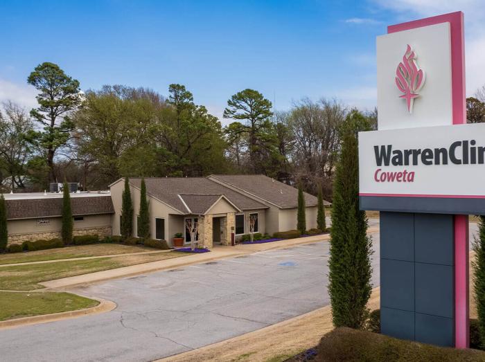 An exterior view of the Warren Clinic location in Coweta