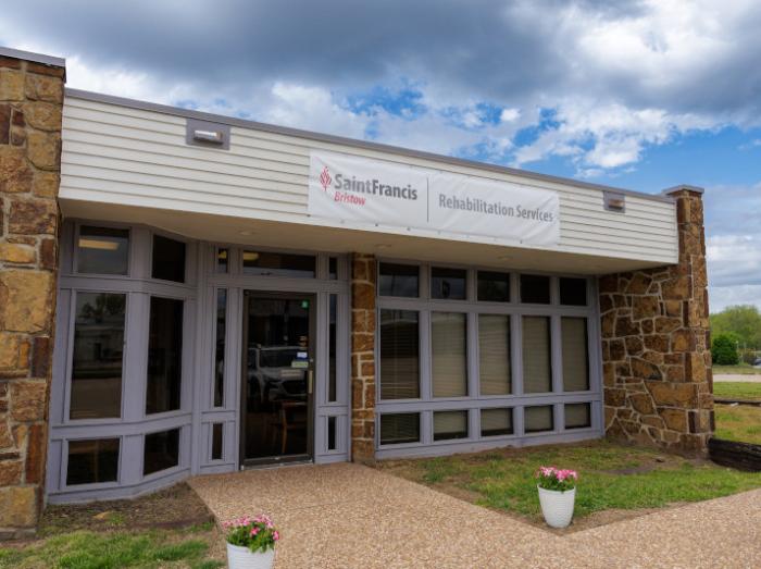 Exterior view of Saint Francis Bristow Physical Therapy