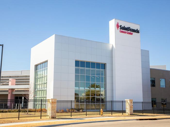 Exterior view of Saint Francis Cancer Center in Tulsa, Oklahoma
