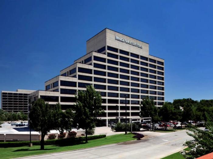 Exterior view of William Medical Building on the Saint Francis Hospital campus in Tulsa