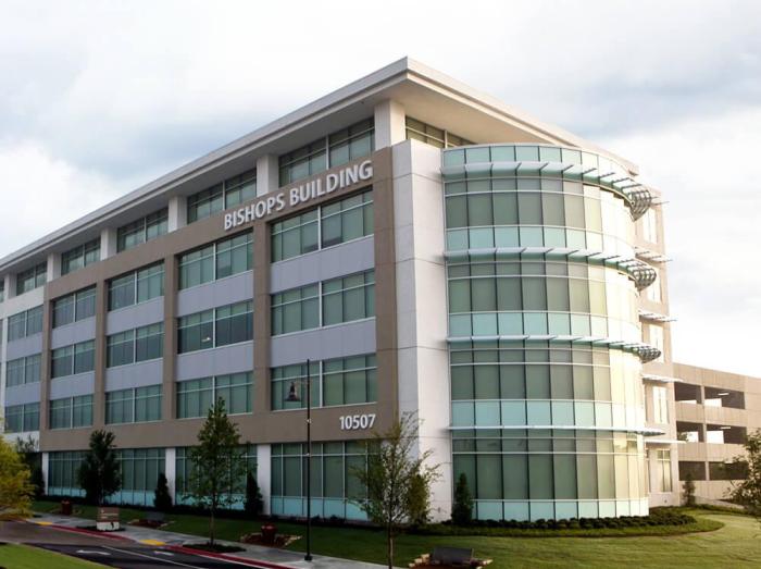 Exterior view of the Bishops Building on the Saint Francis Hospital South campus
