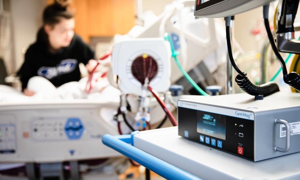 News image of ECMO equipment at work