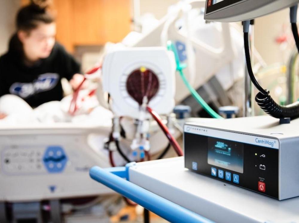 News image of ECMO equipment at work
