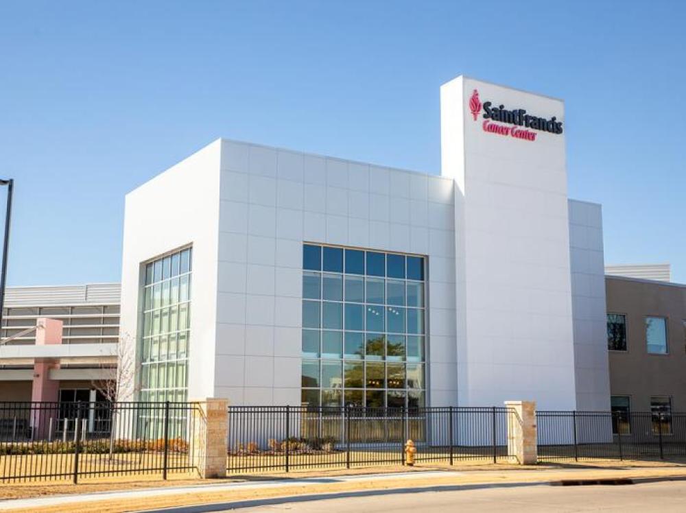 Exterior view of Saint Francis Cancer Center in Tulsa, Oklahoma