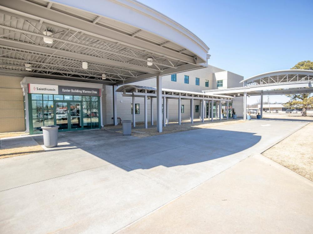 Exterior view of Xavier building entrance on the Saint Francis Hospital Muskogee campus